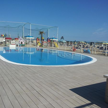 B&B Residence Sorriso Cattolica Exterior photo