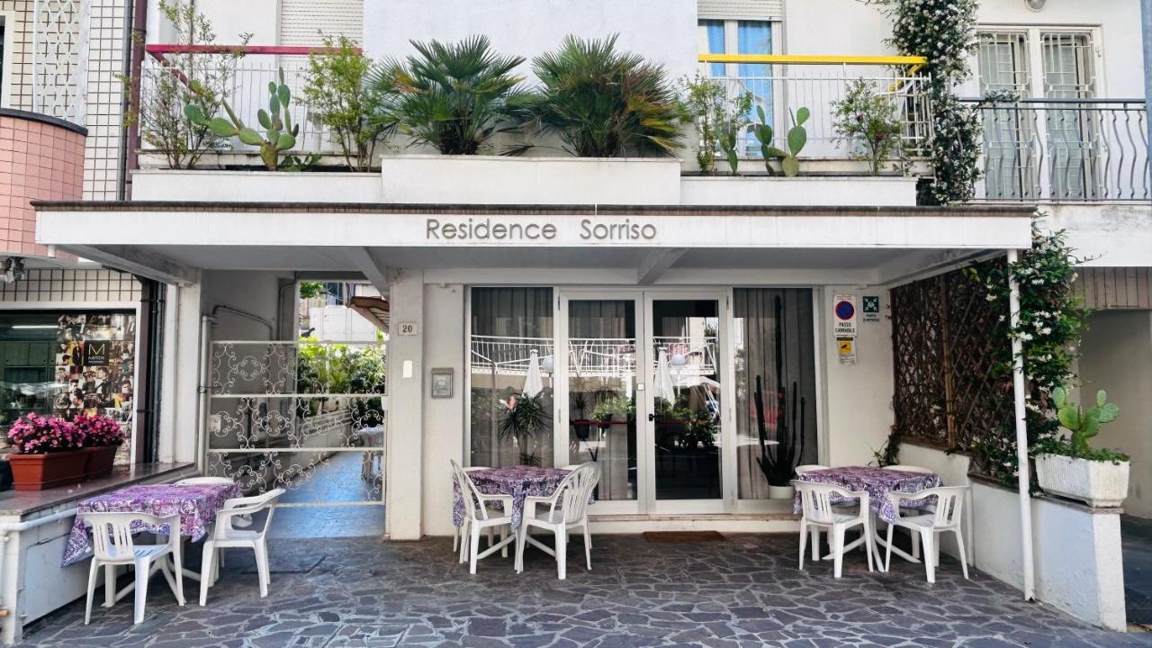 B&B Residence Sorriso Cattolica Exterior photo
