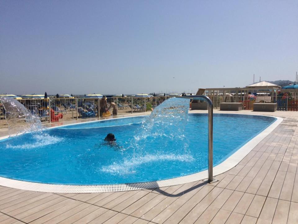 B&B Residence Sorriso Cattolica Exterior photo